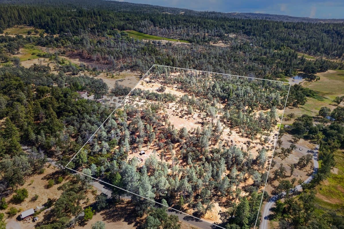 Aerial of an Inwood Road parcel in Shingletown with boundary lines drawn in